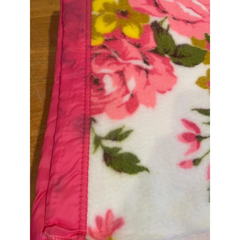 Beacon Flora Pink Yellow Floral Flowers Satin Trim Blanket Full Size 80 X 90 VTG